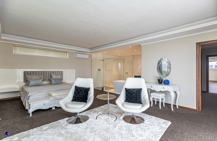 6 Bedroom Property for Sale in Myburgh Park Western Cape